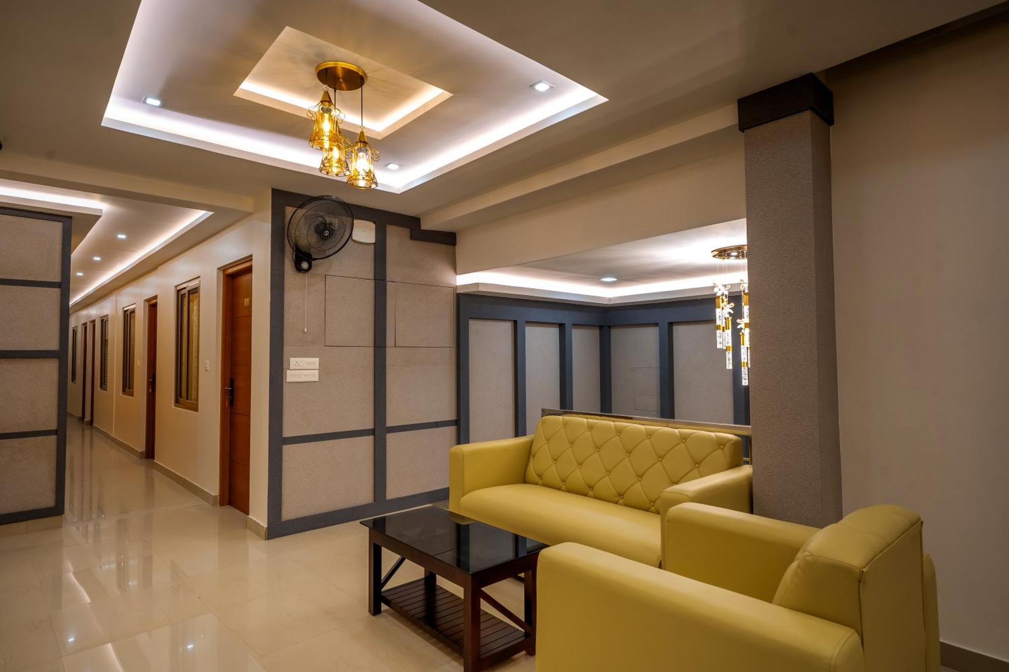 Metro Residency Otel Tirur Dış mekan fotoğraf