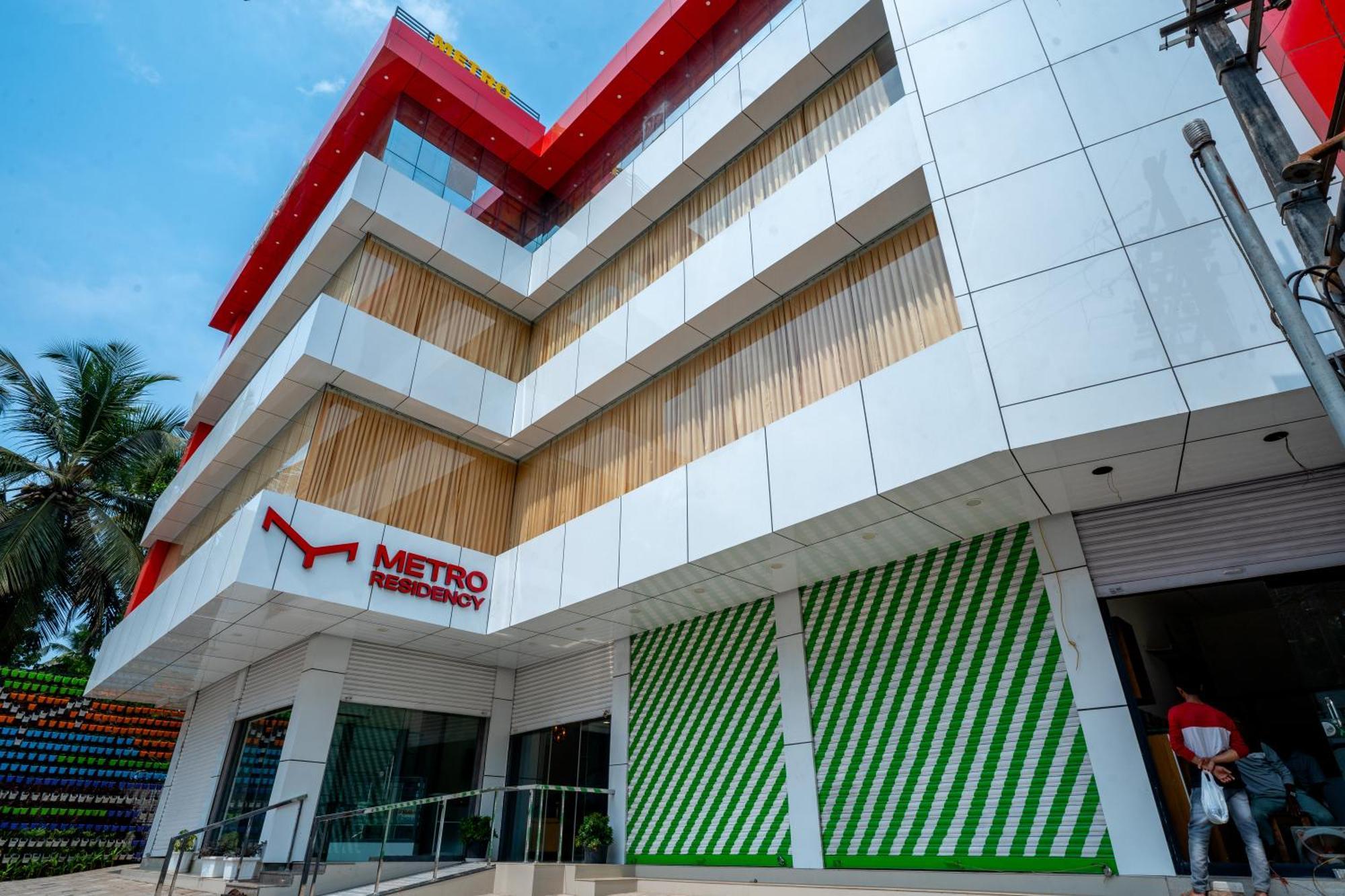 Metro Residency Otel Tirur Dış mekan fotoğraf